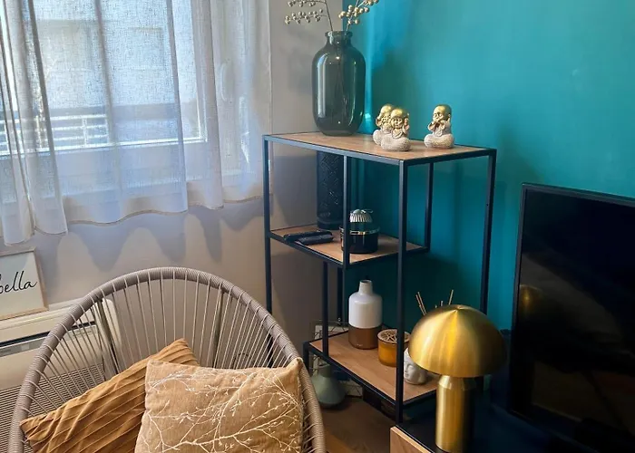 Cozy On Location With Private Parking Appartamento
