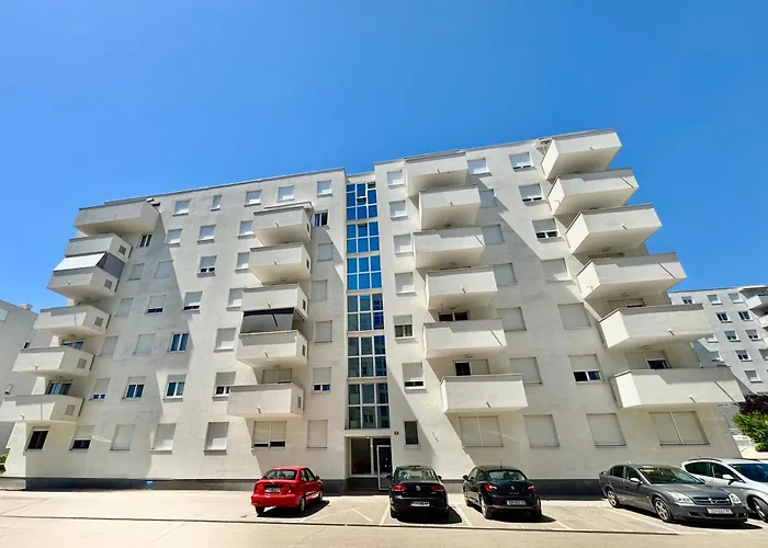 Cozy On Location With Private Parking Appartamento