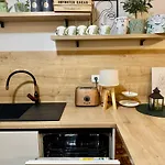 Cozy On Location With Private Parking Apartman *