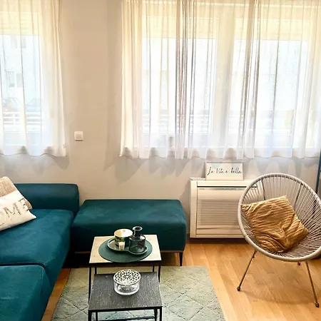 아파트 Cozy On Location With Private Parking *
