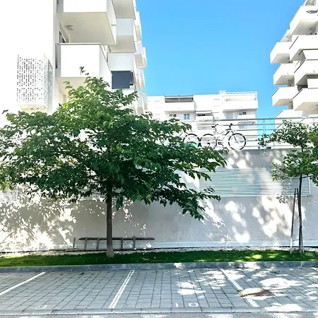 Cozy On Location With Private Parking 아파트 자다르