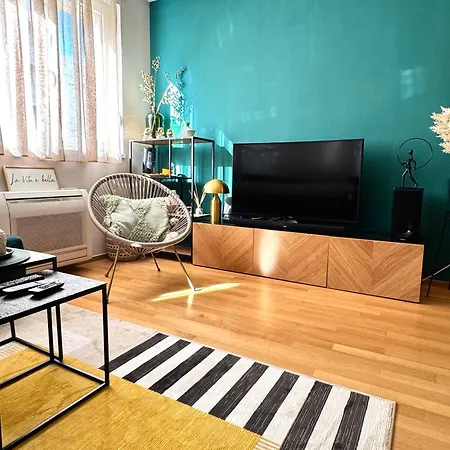 Cozy On Location With Private Parking Apartmán *