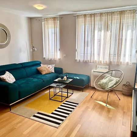 Cozy On Location With Private Parking Apartmán Zadar