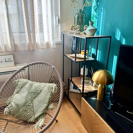 Cozy On Location With Private Parking Apartmán